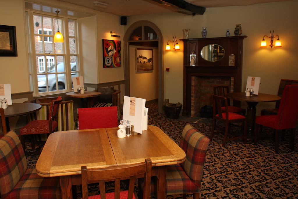 The Bear Hotel By Greene King Inns Hungerford Exteriér fotografie