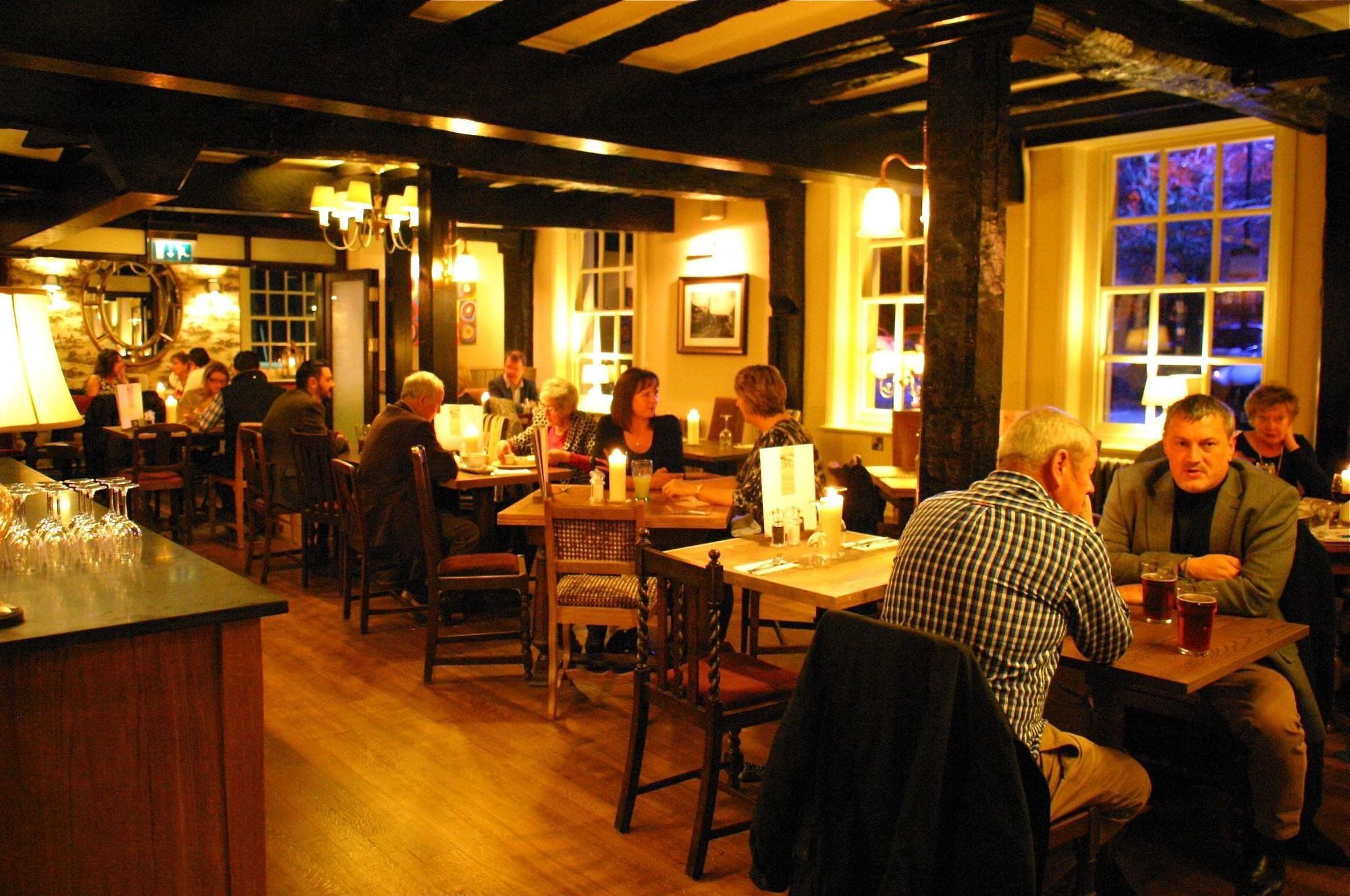 The Bear Hotel By Greene King Inns Hungerford Restaurace fotografie